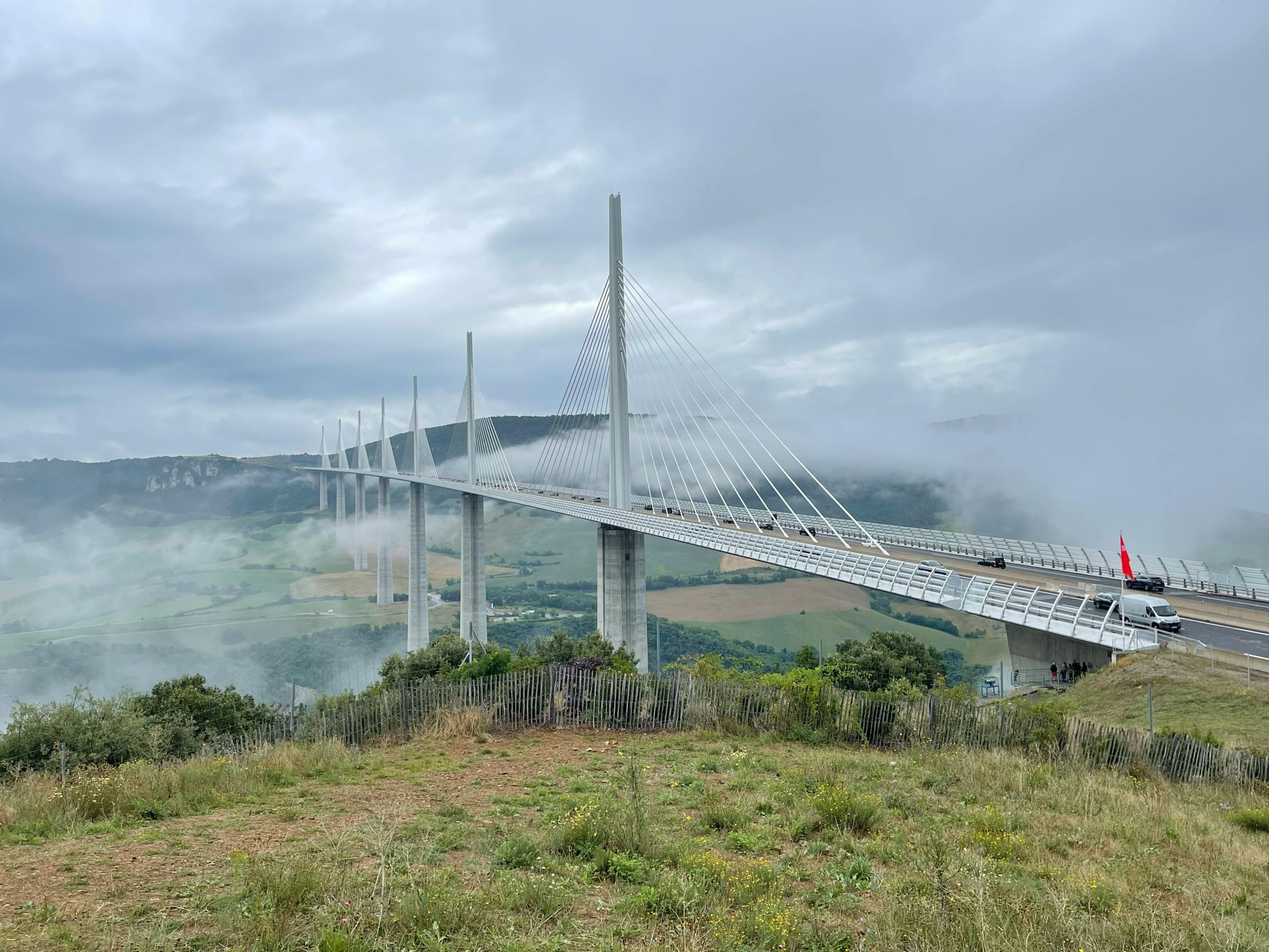 Viaduc de Millau, Creissels, France